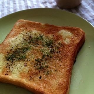 食パンでガーリックトースト